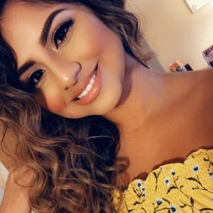 Meet your Posher, Isela